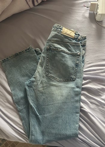 l Beden Stradivarius Kadın Mavi Düğmeli Midi Kot Pantolon