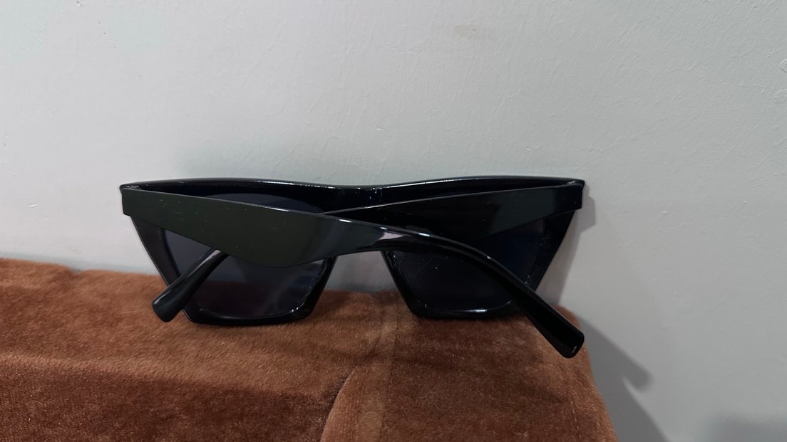 Siyah Kadın Güneş Gözlüğü - Görsel 3