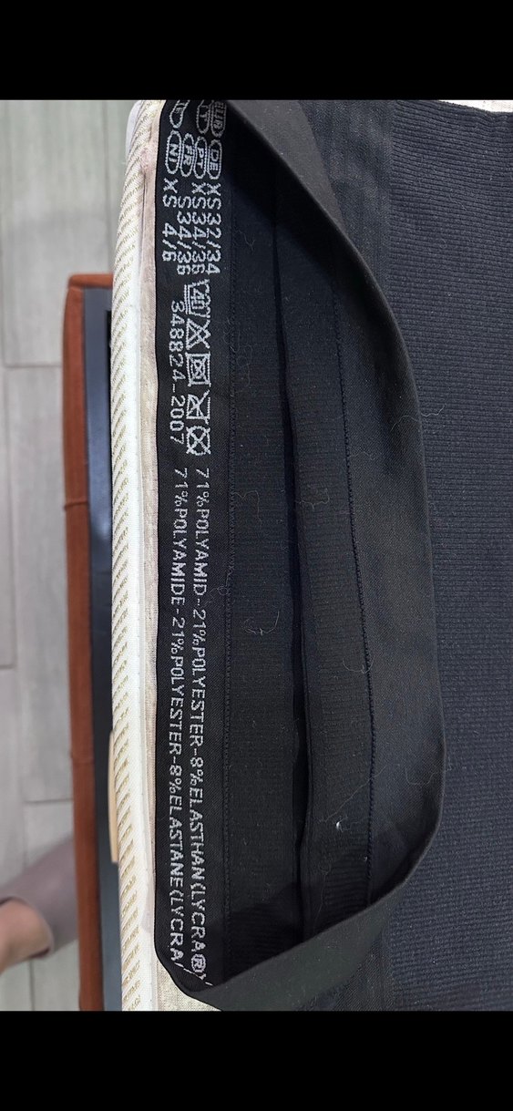 Siyah Yüksek Yakalı Sporcu Atlet - Görsel 2