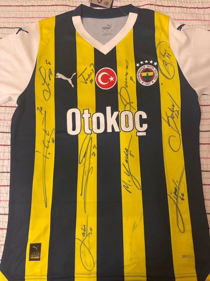 FB 2023-2024 İmzalı Orijinal Forma - Görsel 3