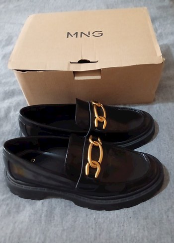 Zincir Detaylı Altın Renk Platform Kadın Loafer - Görsel 2