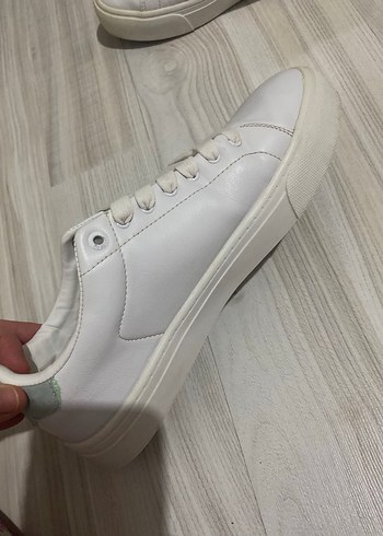 37 Beden Beyaz Bağcıklı Kadın Sneakers