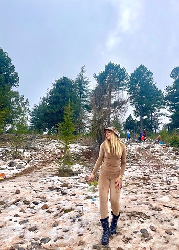 s Beden Kürklü Kadın Bej Mini Tulum 2 Ayrı Parça