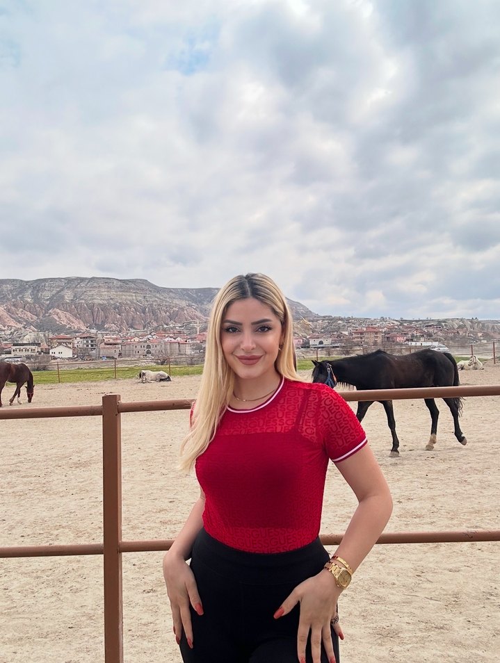 Guess Marka Tül Yarım Kol Çok Rahat Kıpkırmızı  - Görsel 2