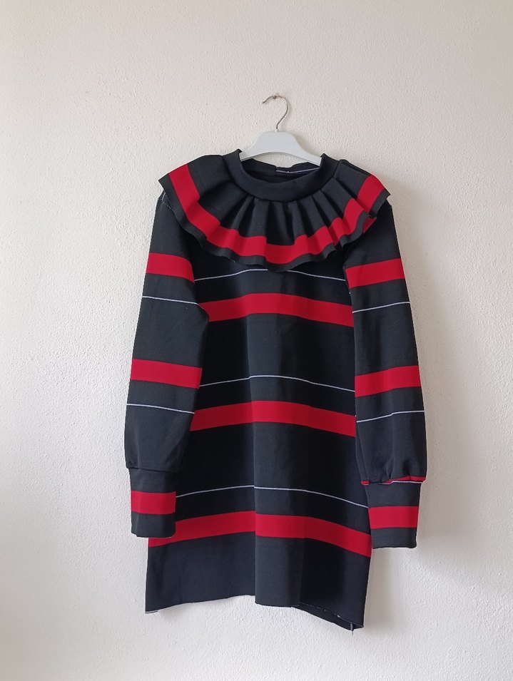 Kırmızı Siyah Çizgili Fırfırlı Midi Triko tunik kazak - Görsel 4