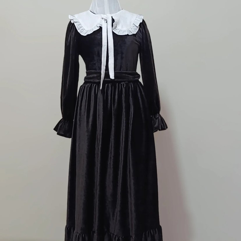 Uzun Siyah Gotik Elbise Beyaz Yaka Detaylı - Görsel 3