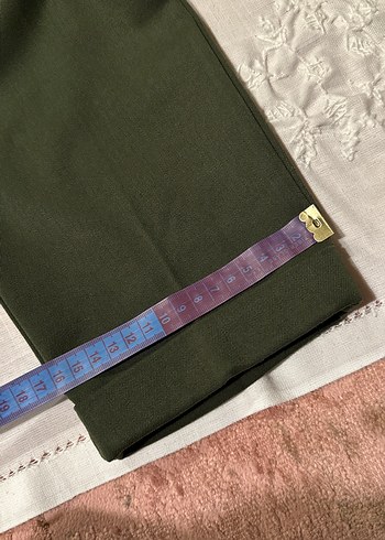 Kadın Koyu Yeşil Kumaş Pilili Midi Havuç Kesim Kumaş Pantolon - Görsel 7