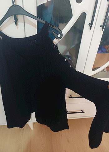 Siyah Boğazlı Oversize Triko Kazak