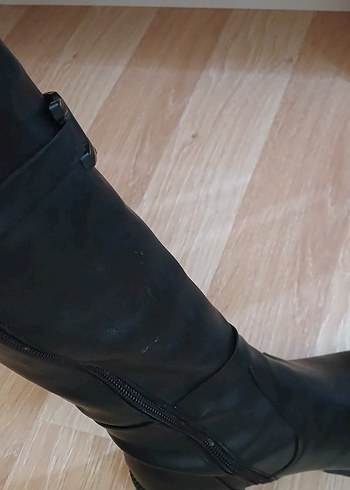 37 Beden Kadın Siyah Deri Dizüstü Tokalı Çizme