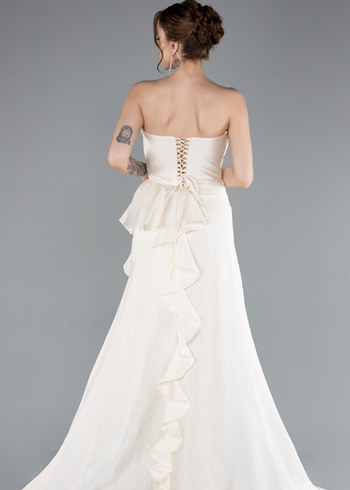 Beyaz Drapeli Uzun Straplez Nişan Elbisesi - Görsel 2