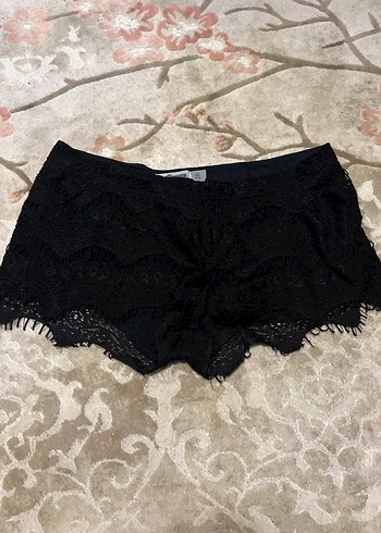 Dantelli Siyah Mini Şort