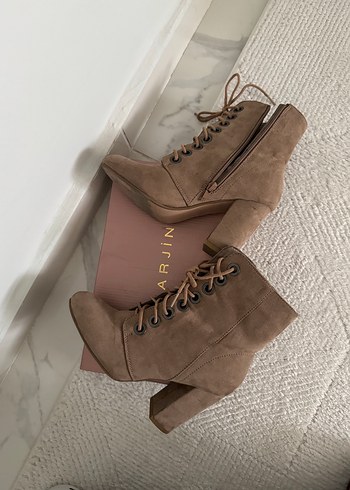 Bej Süet Bağcıklı Kadın Bot - Görsel 6