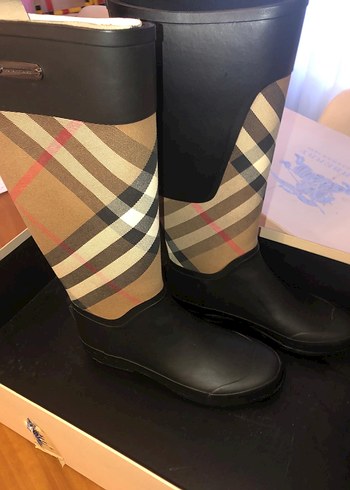 Burberry 37