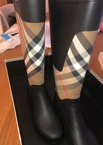 Orijinal Burberry Çizme - Görsel 2