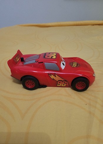 Beden Renk Şimşek Mcqueen Tek Tuşla Robota Dönüşen