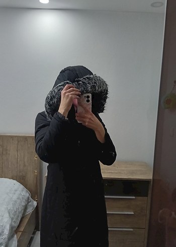 Kürk Detaylı Koyu Gri Midi Kadın Kışlık Mont - Görsel 4