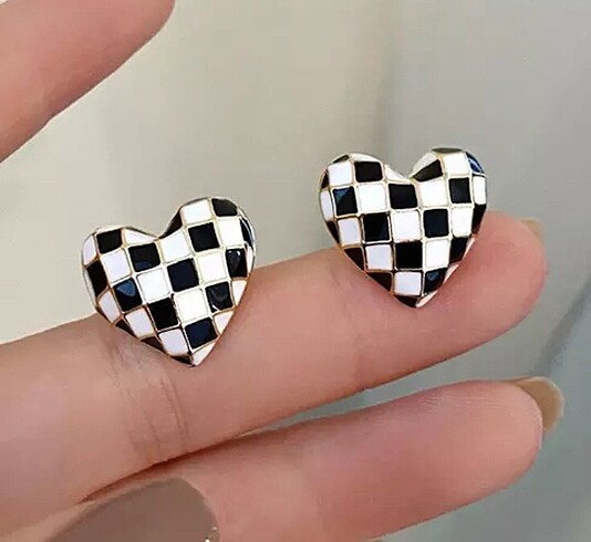 KALPLİ ZEBRA KÜPE