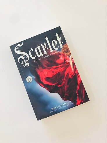 Scarlet : Bir Ay Günlüğü