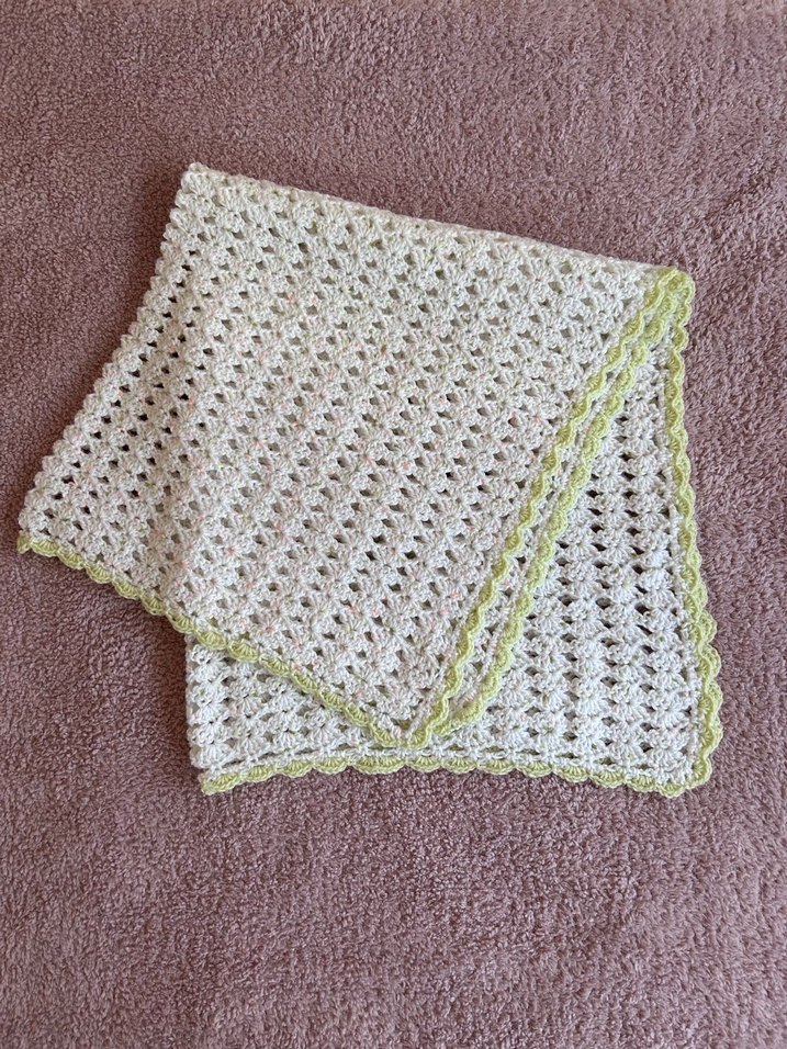 Beyaz Örgü Bebek Battaniyesi - Görsel 3