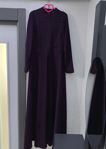 Mor Uzun Nakışlı V Yaka Elbise - Görsel 4