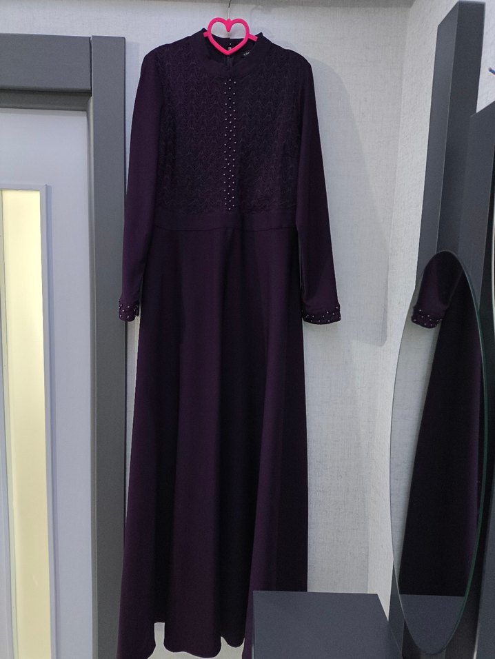 Mor Uzun Nakışlı V Yaka Elbise - Görsel 4