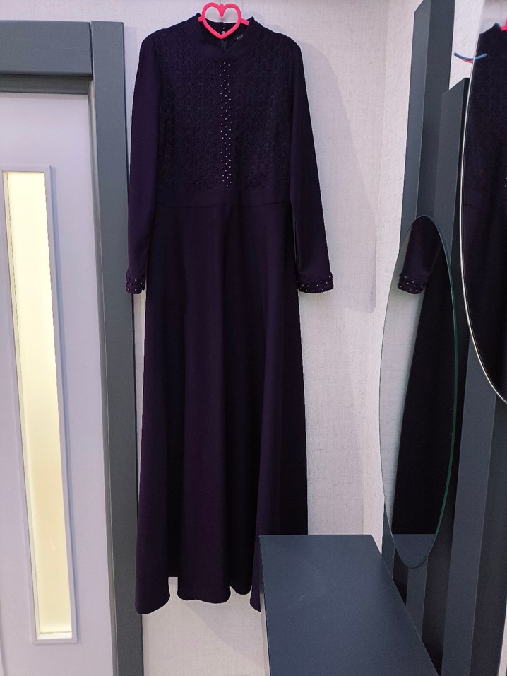 Mor Uzun Nakışlı V Yaka Elbise - Görsel 3