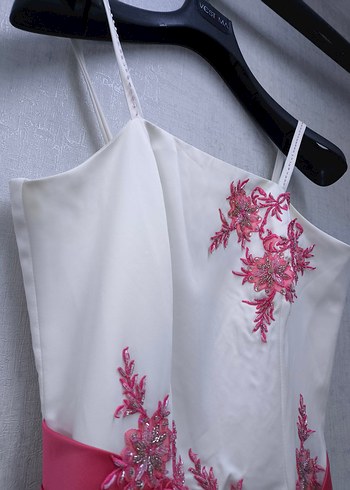 Pembe Nakışlı Uzun Kol Drapeli Saten Kadın Abiye - Görsel 5