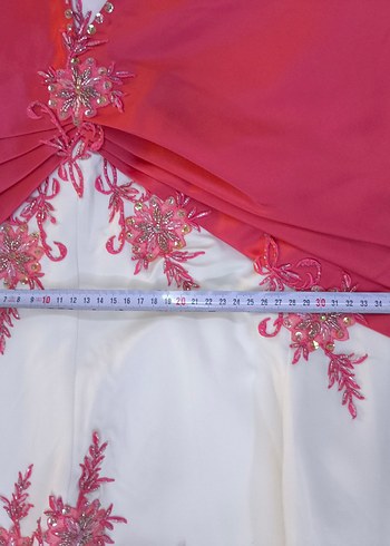 Pembe Nakışlı Uzun Kol Drapeli Saten Kadın Abiye - Görsel 4