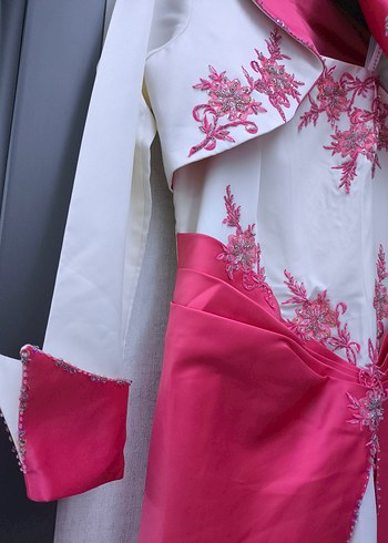 Pembe Nakışlı Uzun Kol Drapeli Saten Kadın Abiye - Görsel 8