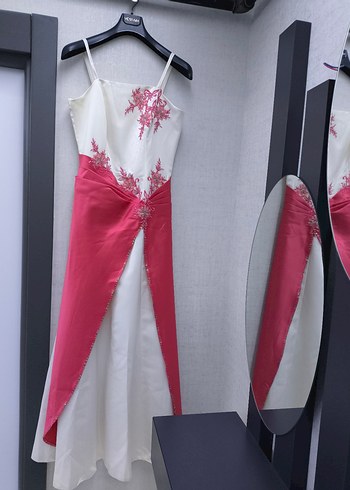 Pembe Nakışlı Uzun Kol Drapeli Saten Kadın Abiye - Görsel 7