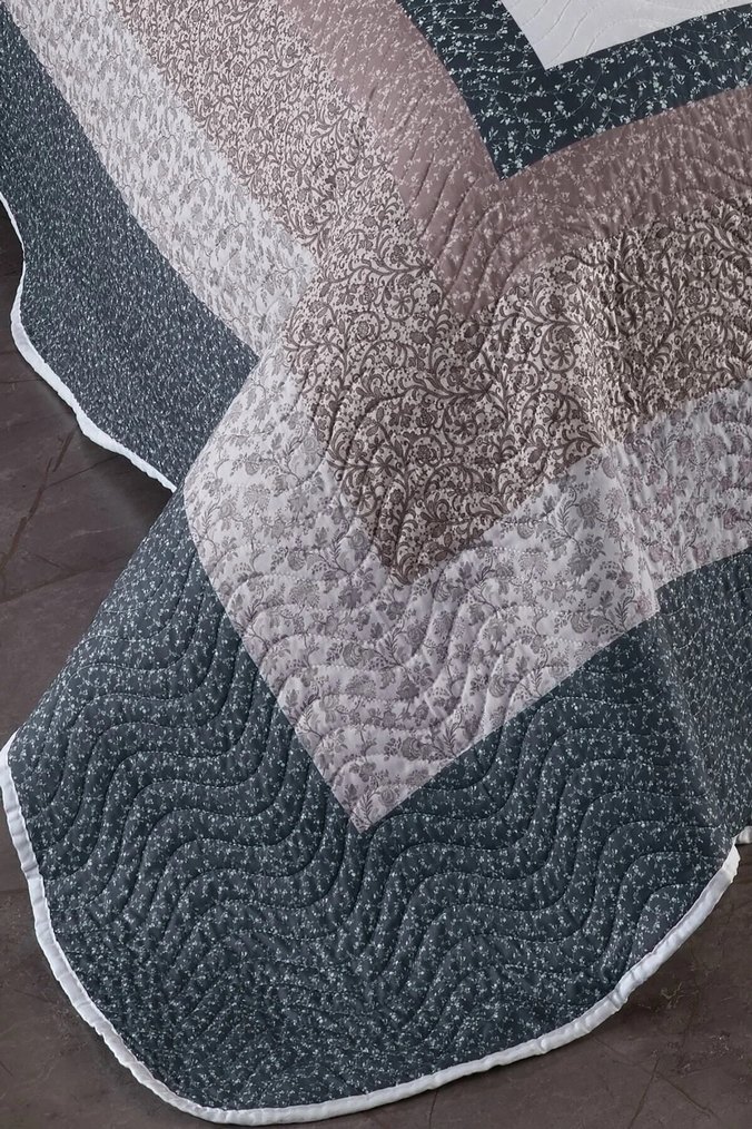 Gri Çiçek Desenli Kapitone Yatak Örtüsü - Görsel 4