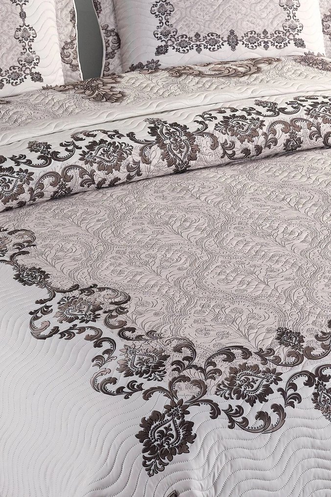 Kahve Nakışlı Beyaz Yatak Örtüsü - Görsel 3