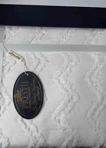 Beyaz Nakışlı Yatak Örtüsü Takımı - Görsel 2