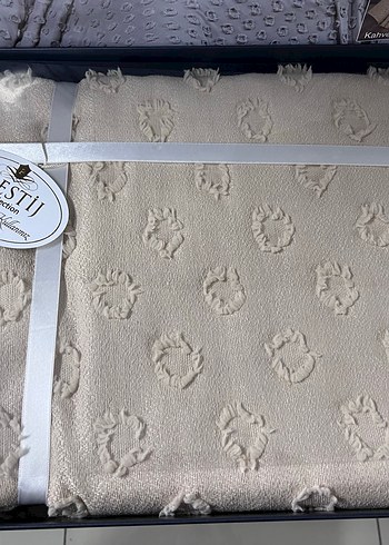 İkon desenli Safir Pike takımı/Yatak örtüsü - Görsel 2