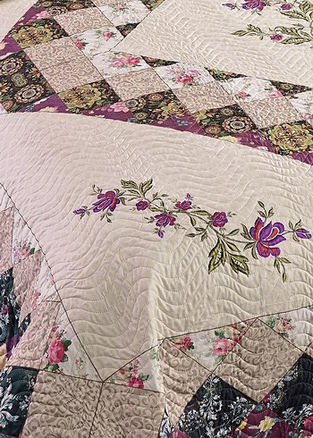 Mor Nakışlı Yatak Örtüsü - Görsel 4