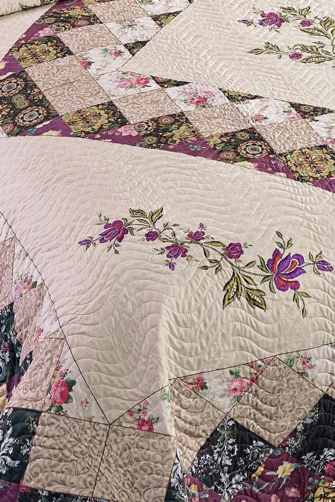 Mor Nakışlı Yatak Örtüsü - Görsel 4