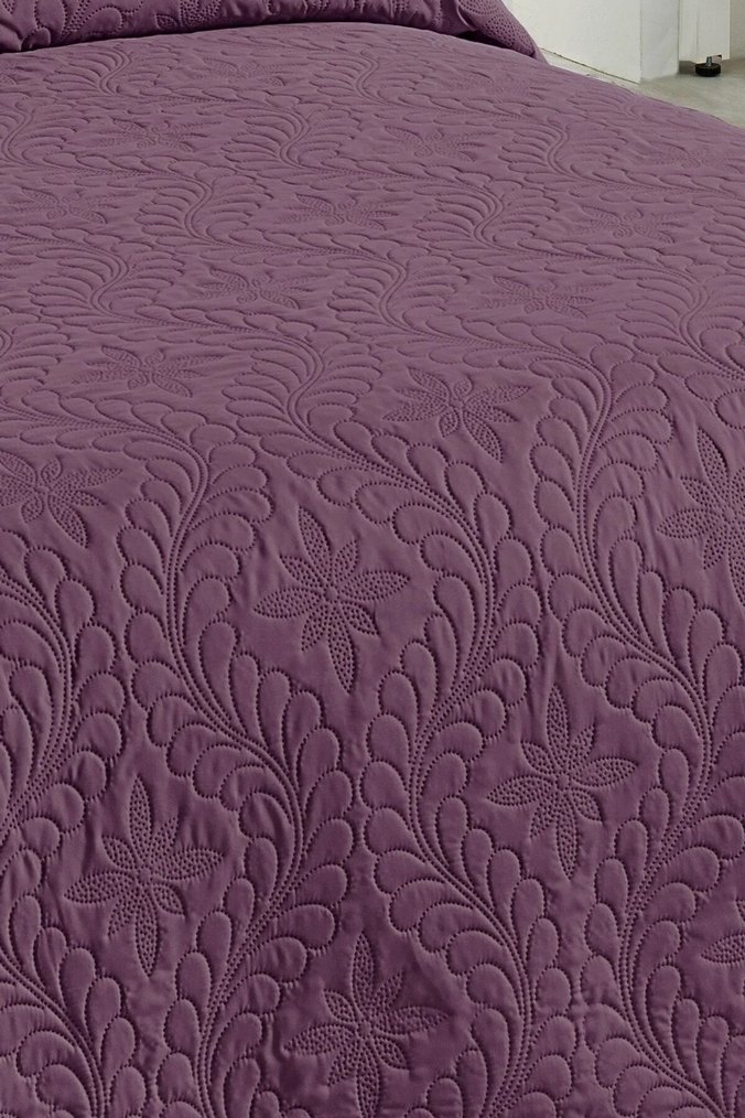 Koyu Mor Nakışlı Yatak Örtüsü - Görsel 4
