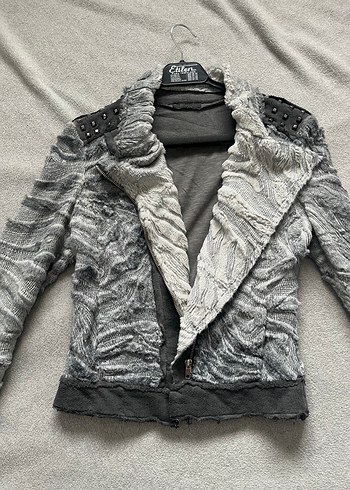 Gri Zebra Desenli Kürklü Kadın Ceket