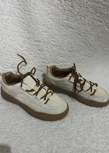Bej Minimalist Kadın Sneakers