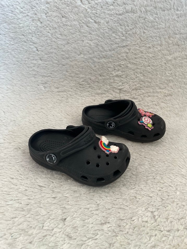 6-7 numara Kız Çocuk Siyah Cırt Cırtlı Kauçuk Terlik - Görsel 2