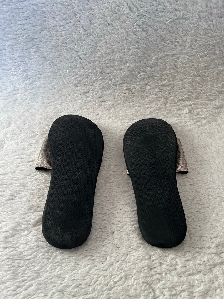 MK Logolu Siyah Tabanlı Kadın Terlik - Görsel 4