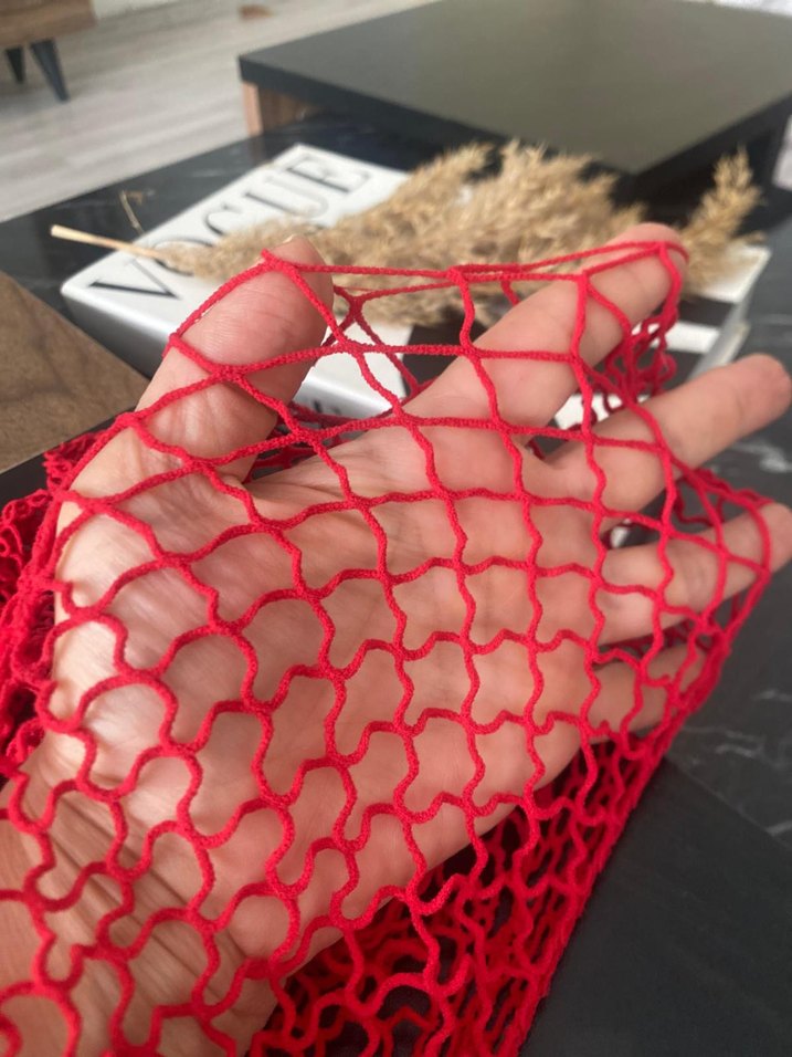 Kırmızı Ekose Desenli File Çorap - Görsel 4