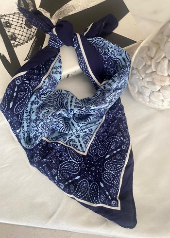 Bohem Tarzda Lacivert Desenli Kadın Fular - Görsel 3