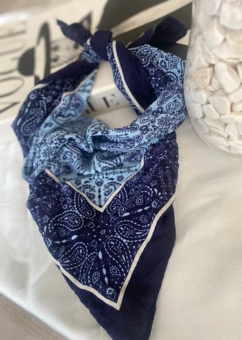 Bohem Tarzda Lacivert Desenli Kadın Fular - Görsel 2