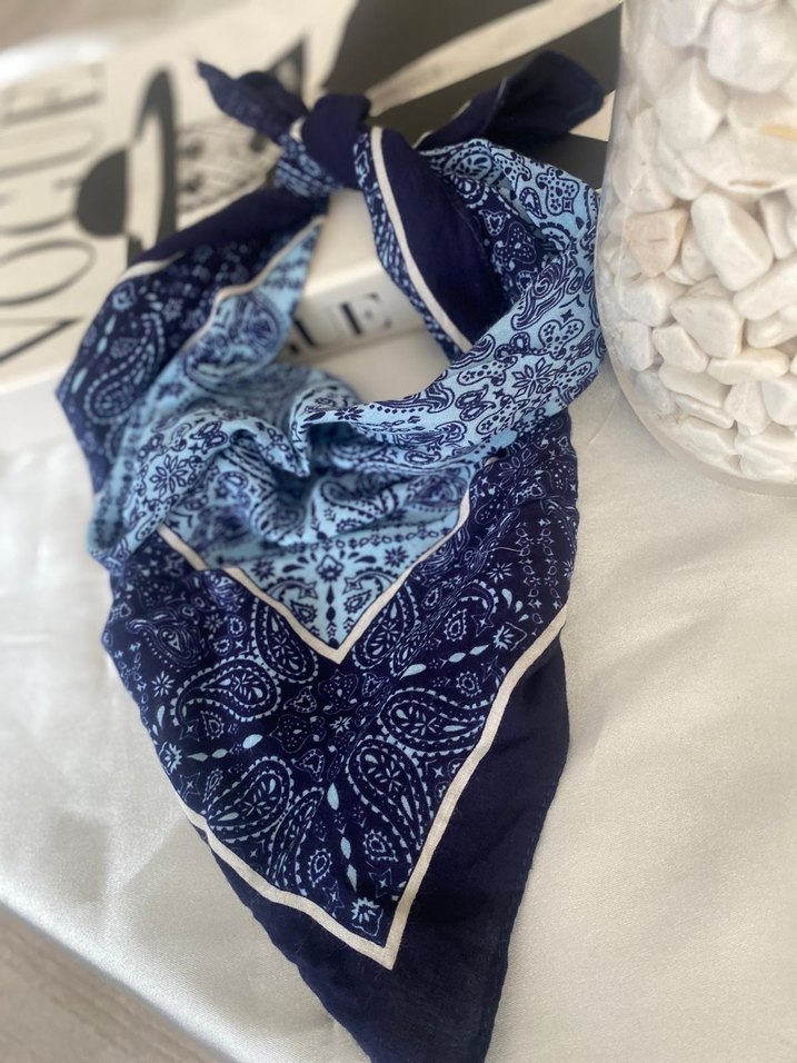 Bohem Tarzda Lacivert Desenli Kadın Fular - Görsel 2