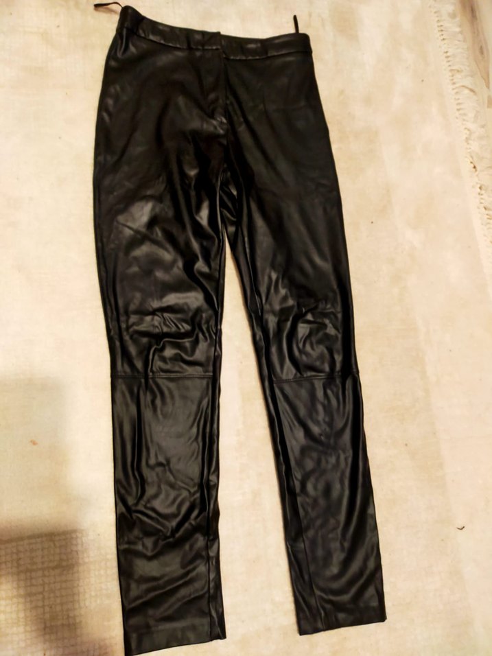 Siyah Parlak Deri Kadın Tayt - Görsel 4