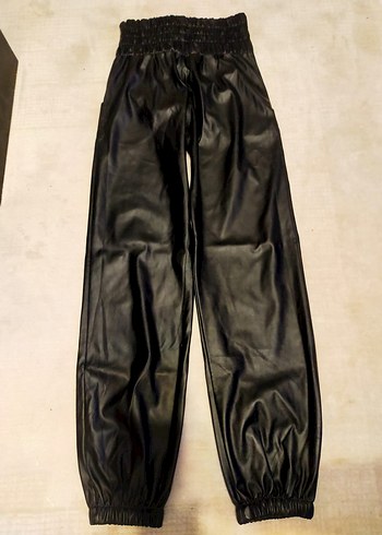 Deri Siyah Kemerli Kadın Pantolon - Görsel 3