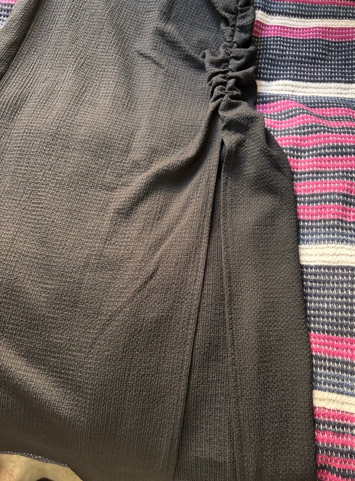 Siyah Pilili Uzun Etek - Görsel 3