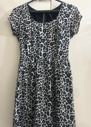 Leopar Desenli V Yaka Midi Elbise - Görsel 2