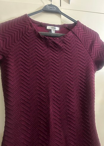 Bordo V Yaka Kısa Kollu Midi Elbise - Görsel 3